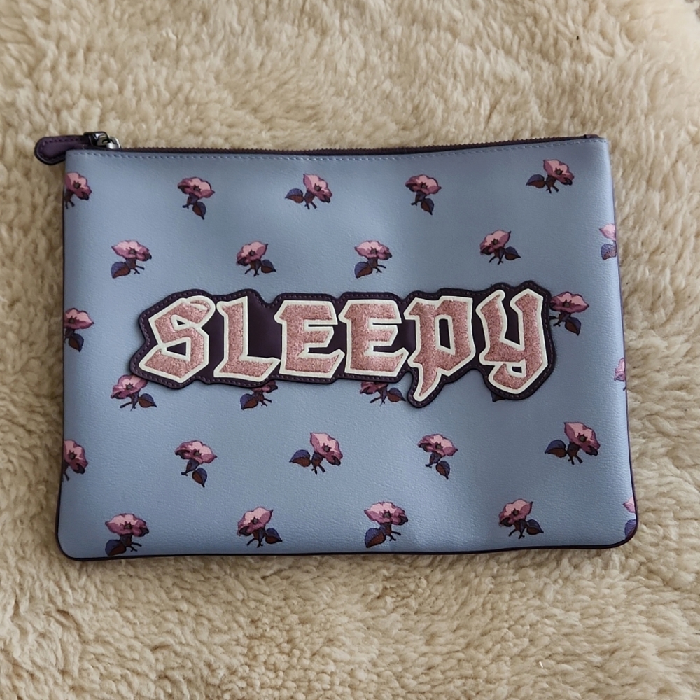 NWOT Disney X Coach Limited Edition Snow White Sleepy Clutch Pouch 😴 💜